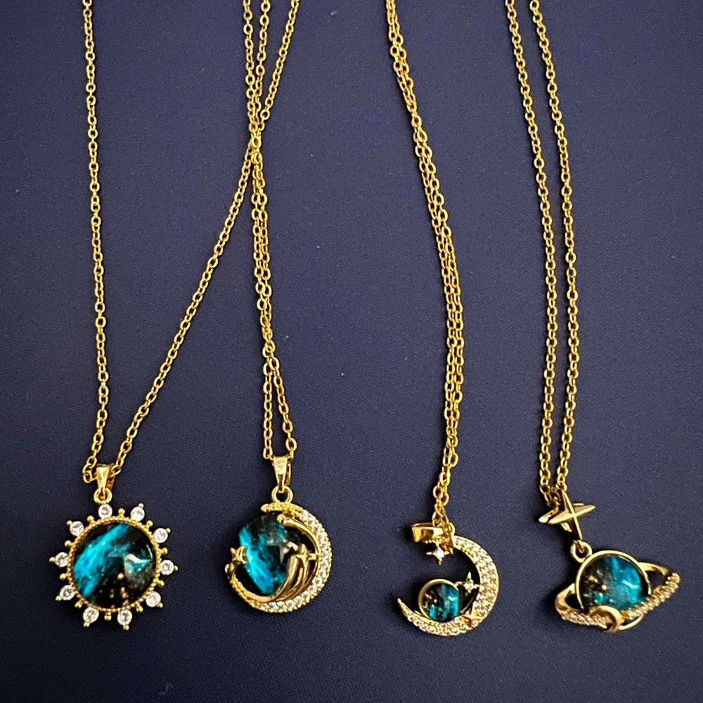 4PCS Gold Planet Circular Pendant Necklace Set For Women
